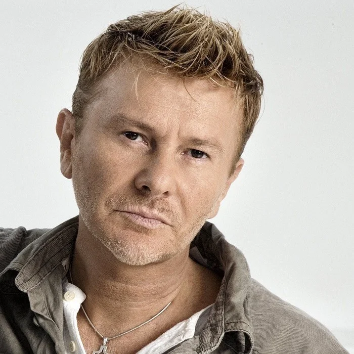 RON, CHANTEUR ITALIEN DE POP : BIOGRAPHIE ET CARRIÈRE