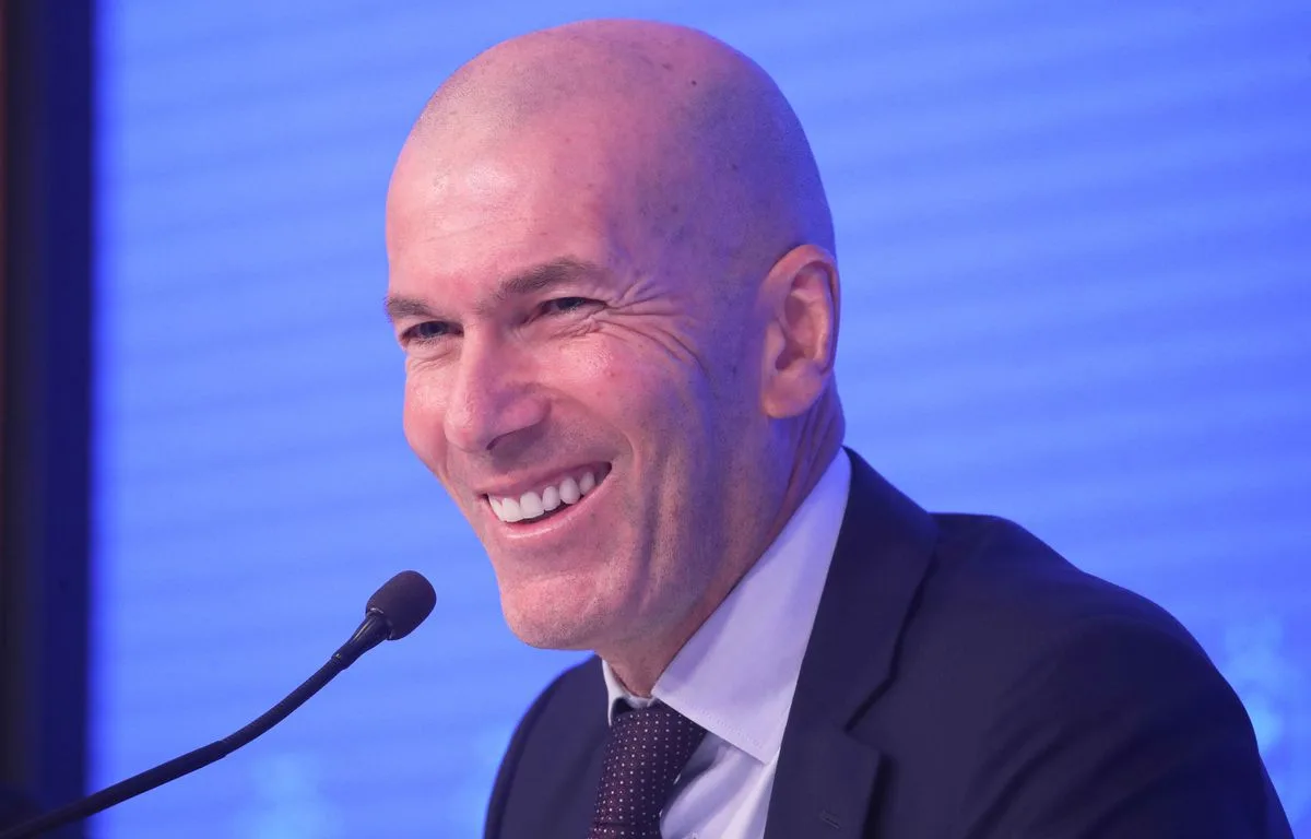 ÉQUIPE DE FRANCE : LA PREMIÈRE LISTE DE ZINÉDINE ZIDANE, AVEC ESTEBAN LEPAUL ET DA CUNHA