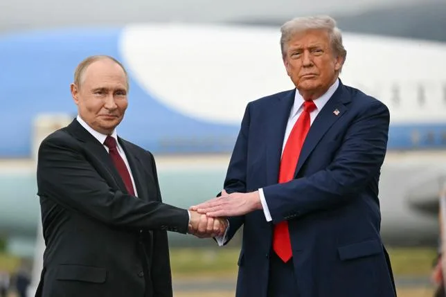 DONALD TRUMP ANNONCE UN ACCORD SURPRISE AVEC VLADIMIR POUTINE SUR LE DIESEL, VOLODYMYR ZELENSKY S’INDIGNE