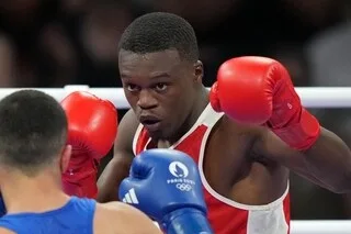 BOXE. LE FRANÇAIS MAKAN TRAORÉ SE HISSE EN QUART DE FINALE DE L’EURO