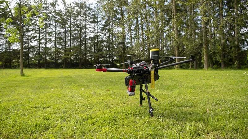 ILS SONT SUR LES LIEUX D’UN ACCIDENT EN CINQ MINUTES, AU LIEU DE 20 POUR LES SECOURS CLASSIQUES: À ROUEN, POUR INTERVENIR PLUS VITE, LE SAMU UTILISE DES DRONES-AMBULANCES QUI FILENT À 65KM/H
