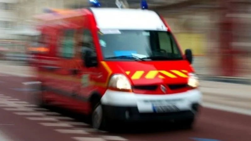 CHARENTE-MARITIME: UN MINIBUS ET UNE VOITURE IMPLIQUÉS DANS UN ACCIDENT, UNE PERSONNE EN URGENCE ABSOLUE