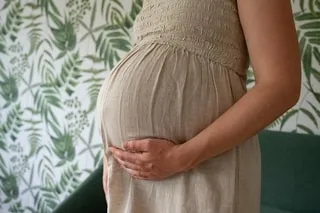 AVEC DES BUDGETS DE PLUS EN PLUS SERRÉS, DE NOMBREUX PARENTS EN FRANCE RENONCENT À FAIRE UN ENFANT SUPPLÉMENTAIRE