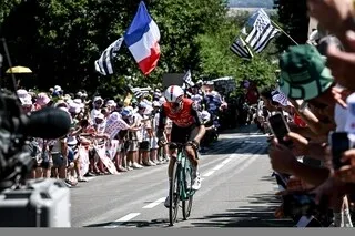 « LE TOUR DE FRANCE SERA TOUJOURS LE BIENVENU À MÛR-DE-BRETAGNE » : LES PRÉCISIONS D’ERIC LE BOUDEC, MAIRE DE GUERLÉDAN