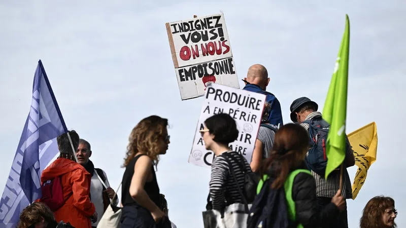 « ON VEUT FERMER TOUTES LES USINES »: UNE GRANDE MANIFESTATION ORGANISÉE DANS L’EURE CONTRE LES PESTICIDES