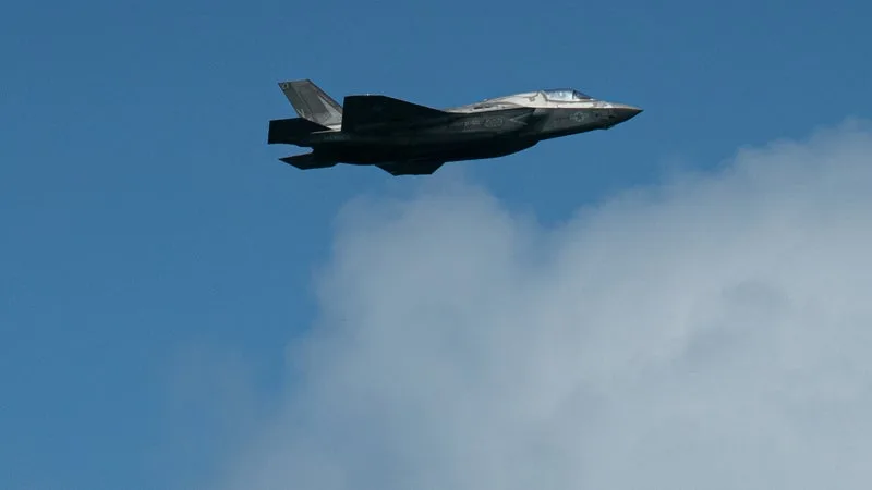 DES PIÈCES SENSIBLES DU F-35 MYSTÉRIEUSEMENT DÉTOURNÉES VERS HONG KONG: WASHINGTON CRAINT QU’ELLES SOIENT TOMBÉES ENTRE LES MAINS DE PÉKIN