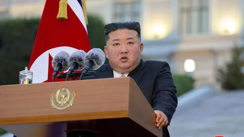 « AUCUN PAYS AU MONDE NE POURRAIT AVOIR ACCÈS À UNE TELLE TECHNOLOGIE AVANT PLUSIEURS ANNÉES »: LA CORÉE DU NORD AFFIRME AVOIR LANCÉ UN MISSILE BALISTIQUE UTILISANT L’IA
