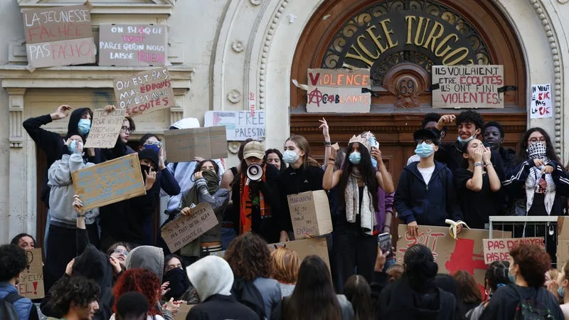 COLÈRE LYCÉENNE: 413 ÉTABLISSEMENTS PERTURBÉS DEPUIS LE DÉBUT DE LA JOURNÉE CE LUNDI