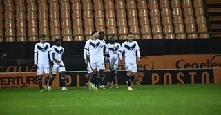 COUPE DE FRANCE. POUR SON PREMIER MATCH CETTE SAISON, BORDEAUX GAGNE À SAINTES ET FILE AU QUATRIÈME TOUR