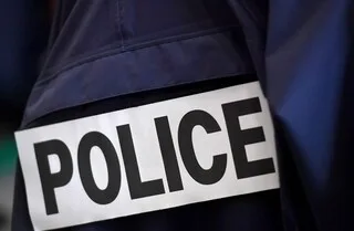 UNE FEMME SUSPECTÉE D’AVOIR POIGNARDÉ SA FILLE UNE VINGTAINE DE FOIS INTERPELLÉE DANS LES HAUTS-DE-SEINE
