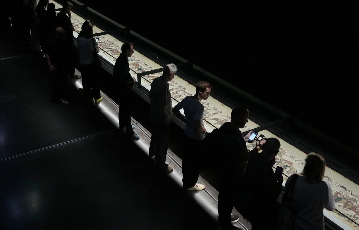 TAPISSERIE DE BAYEUX À LONDRES : LE DIRECTEUR DU BRITISH MUSEUM PRÉSENTE SES EXCUSES AUX VISITEURS