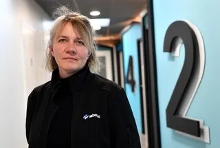 « FIÈRE ET HONORÉE » : LA BRETONNE VIRGINIE BLONS, DEVIENT LA PREMIÈRE FEMME ÉLUE PRÉSIDENTE DE SOS MÉDECINS FRANCE