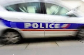 UN DEUX-SÉVRIEN CONDAMNÉ À POITIERS POUR AVOIR GRILLÉ UN FEU ROUGE ALORS QU’IL CONDUISAIT APRÈS AVOIR BU