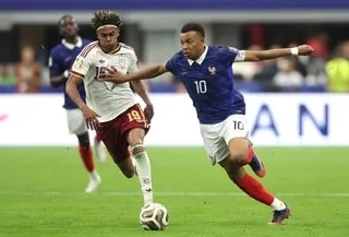 « MBAPPÉ ET MOI SOMMES LES DEUX MEILLEURS JOUEURS DU MONDE » : LAMINE YAMAL FAIT LUI AUSSI CAMPAGNE POUR LE BALLON D’OR