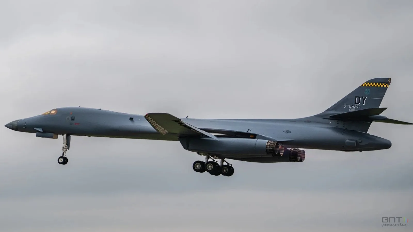 DÉPART DES BOMBARDIERS B-1 DE FAIRFORD : L’OMBRE D’UNE ATTAQUE DE DRONE IRANIEN PLANE SUR LE ROYAUME-UNI