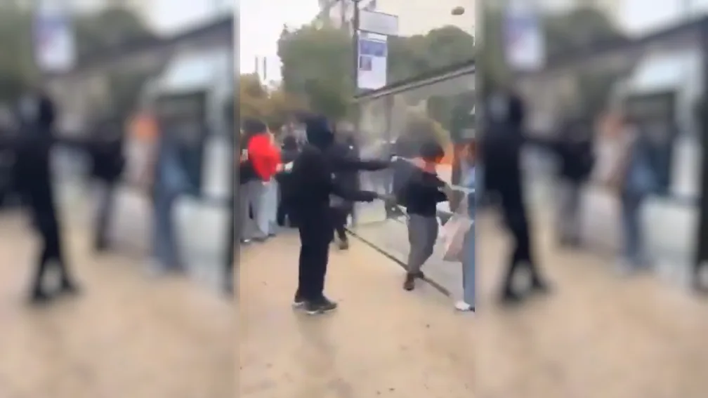 APRÈS L’AGRESSION AU LANCE-FLAMMES EN MARGE D’UNE MANIFESTATION LYCÉENNE, UN ADOLESCENT ARRÊTÉ