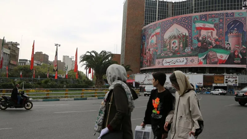 EN IRAN, LES CIVILS PRIS EN ÉTAU ENTRE « LES CRIMES CONTRE L’HUMANITÉ » DU RÉGIME ET UN « CONFLIT MEURTRIER »