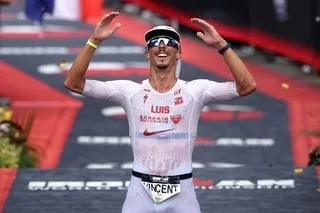 IRONMAN. POUR LA DERNIÈRE COURSE DE SA CARRIÈRE, VINCENT LUIS DEVIENT CHAMPION DU MONDE À HAWAÏ, UN BRETON DANS LE TOP 5
