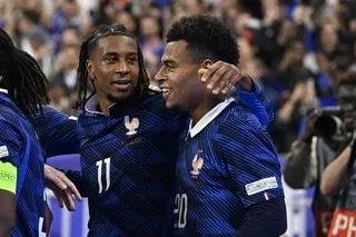 VIDÉO. FRANCE – BELGIQUE : OLISE, DOUÉ ET CHERKI ONT TOUT CHANGÉ… LES BUTS DE LA VICTOIRE DES BLEUS DE ZINÉDINE ZIDANE