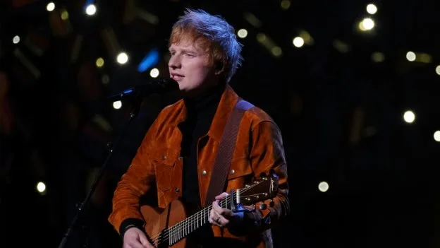 ED SHEERAN ASSURE QUE LA SITUATION À GAZA EST « INJUSTIFIABLE » ET RECONNAÎT « DES ERREURS » APRÈS L’ÉVICTION DE MACKLEMORE DE SA TOURNÉE