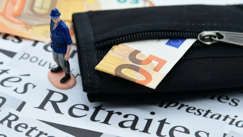 LE PLAFOND DE L’ABATTEMENT FISCAL DE 10% POUR LES RETRAITÉS POURRAIT ÊTRE ABAISSÉ À 3.000 EUROS : LA MESURE RAPPORTERAIT 1,4 MILLIARD D’EUROS À L’ÉTAT SELON BERCY