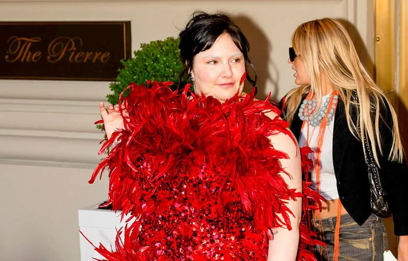 LENA DUNHAM ANNONCE LA NAISSANCE DE SA FILLE PAR MÈRE PORTEUSE