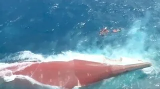 LE NAUFRAGE D’UN FERRY EN INDONÉSIE FAIT SIX MORTS, LES RECHERCHES REPRENNENT POUR RETROUVER 129 PERSONNES DISPARUES