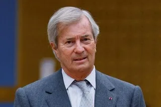 ENTRETIEN. « VINCENT BOLLORÉ VEUT SAUVER LA FRANCE EN LA RECHRISTIANISANT », SELON LES AUTEURS D’UN LIVRE-ENQUÊTE