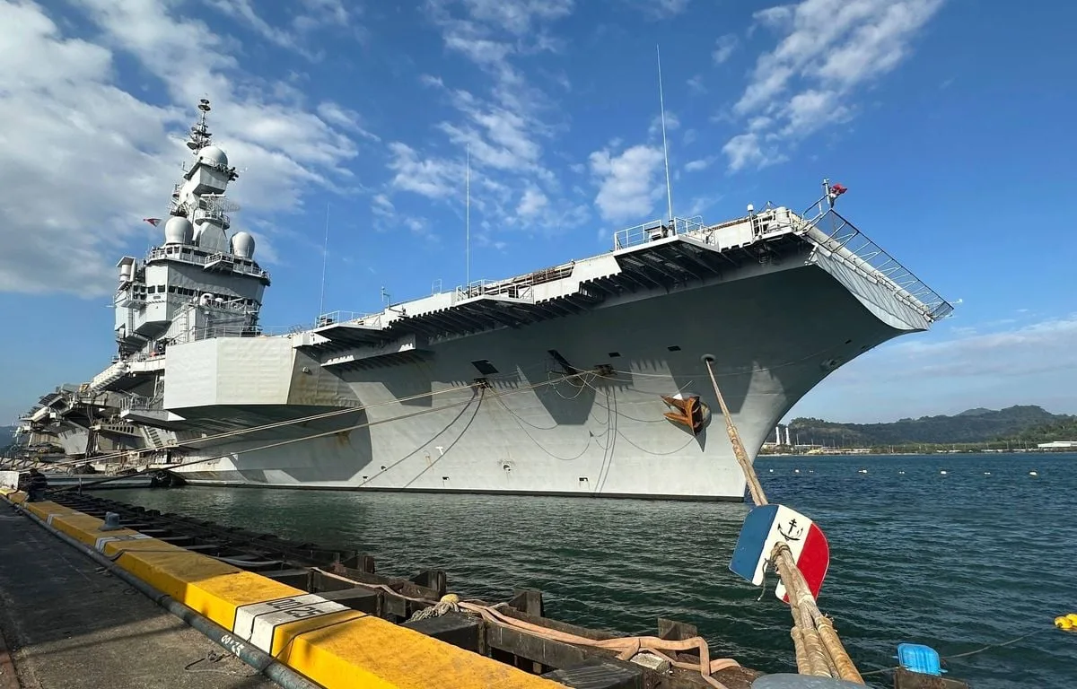 TOULON : UN INCENDIE SUR LE PORTE-AVIONS FRANÇAIS CHARLES-DE-GAULLE