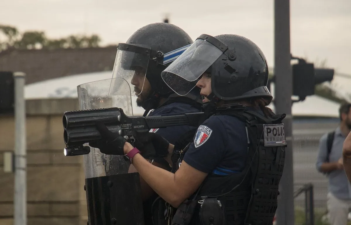BLOCUS DES LYCÉES : LE JEUNE DE 16 ANS BLESSÉ À TOURS A PERDU L’USAGE DE SON ŒIL