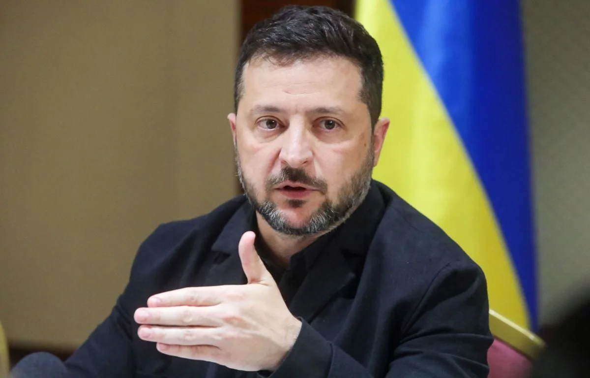 GUERRE EN UKRAINE : LES FRAPPES RUSSES SUR KIEV SONT LE « MERCI » DE MOSCOU POUR L’ACCORD AVEC WASHINGTON SUR LE PÉTROLE, DÉNONCE ZELENSKY