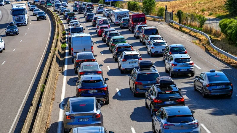 LES PRIX DISSUASIFS DU GAZOLE Y ONT CONTRIBUÉ: LES ÉMISSIONS DE GAZ À EFFET DE SERRE RECULE EN 2026, MAIS À UN RYTHME TOUJOURS TROP LENT