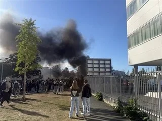 BLOCUS DES LYCÉES À ANGERS : DES AFFRONTEMENTS AVEC LA POLICE DANS UN LYCÉE, DES DÉGRADATIONS DANS DEUX ÉTABLISSEMENTS