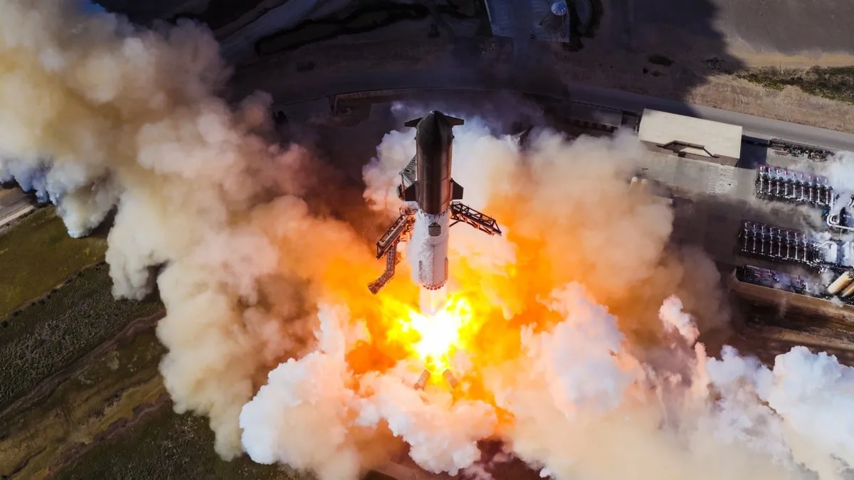 STARSHIP : SPACEX RÉUSSIT LE DÉCOLLAGE DE LA FUSÉE GÉANTE ET LE RETOUR EN MER DU BOOSTER, ET VISE SA PREMIÈRE MISE EN ORBITE