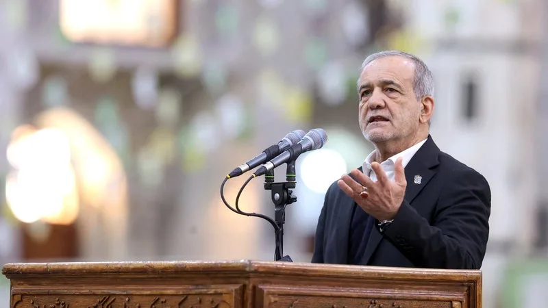 LE PRÉSIDENT IRANIEN PROMET DE « DÉFENDRE FERMEMENT » LES POSITIONS DE L’IRAN AVANT SON DÉPART POUR L’ONU