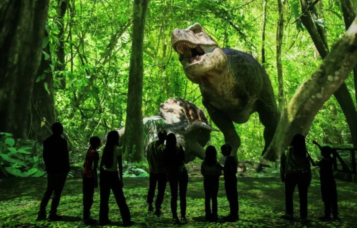 AVIGNON : SPINOSAURES, TYRANNOSAURES… UNE TRENTAINE DE DINOSAURES ENVAHISSENT LA VILLE PENDANT NEUF JOURS