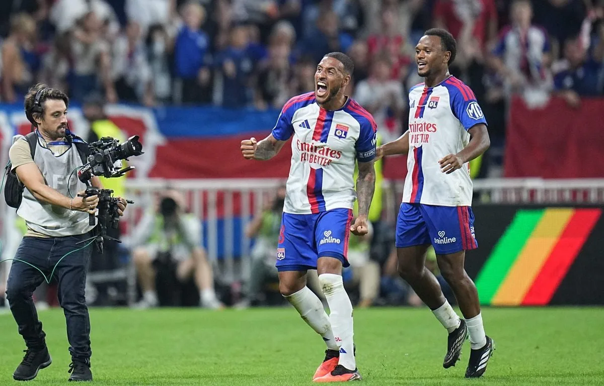 OL – RENNES : « ON NE PEUT QUE FAIRE MAL À L’ADVERSAIRE »… LYON SAVOURE SA BLUFFANTE OSMOSE COLLECTIVE