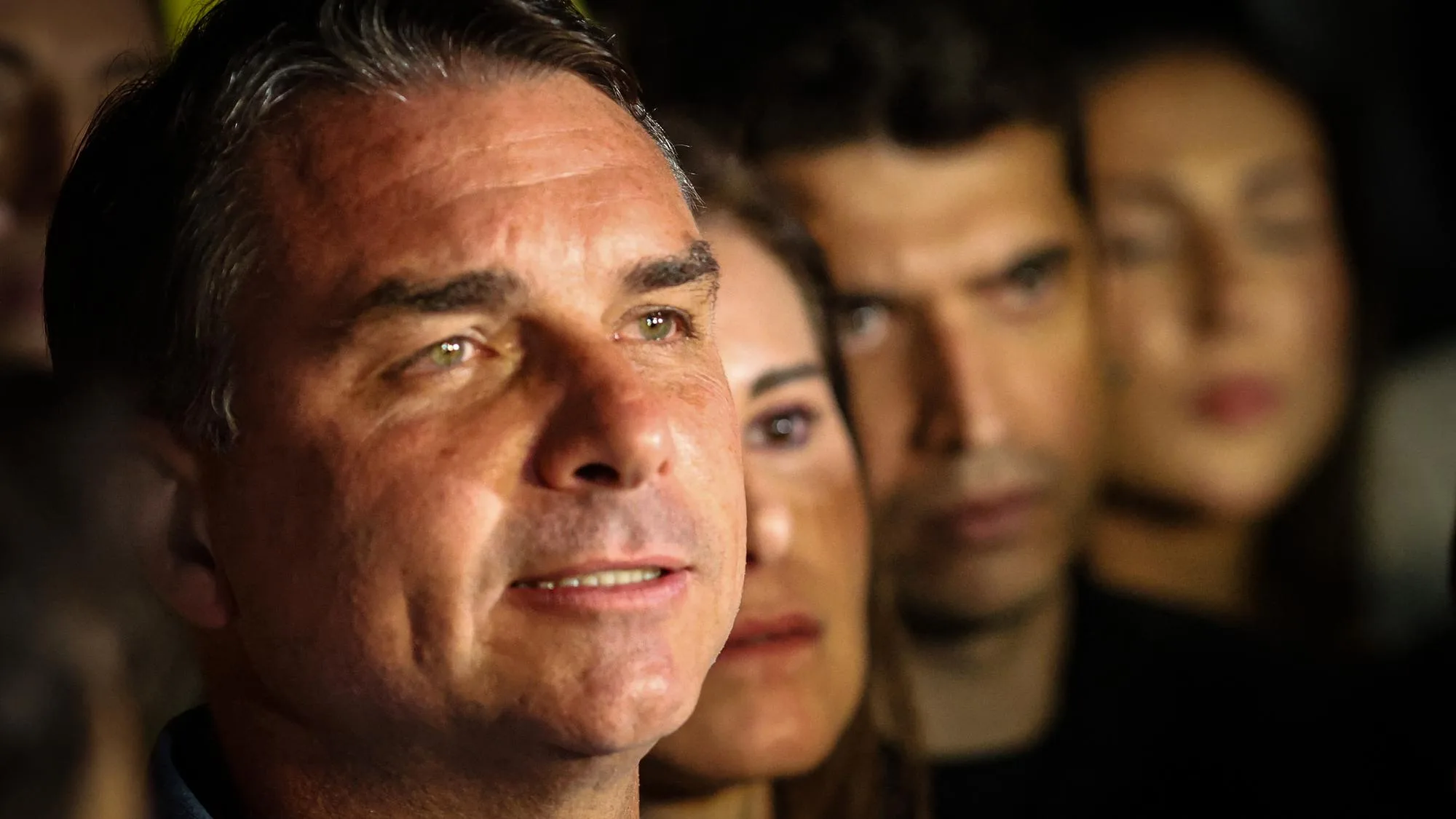 DANS LA FAMILLE BOLSONARO, LE FILS FLAVIO N’EST PAS LE SEUL À CONNAÎTRE LA VICTOIRE AUX ÉLECTIONS