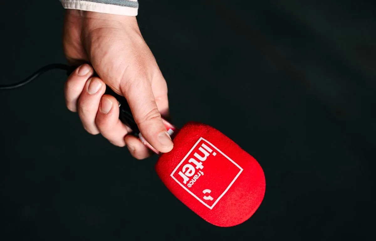 PRÉSIDENTIELLE 2027 : GRÈVE À RADIO FRANCE CONTRE L’ARRIVÉE D’UN RESPONSABLE DE « VALEURS ACTUELLES »