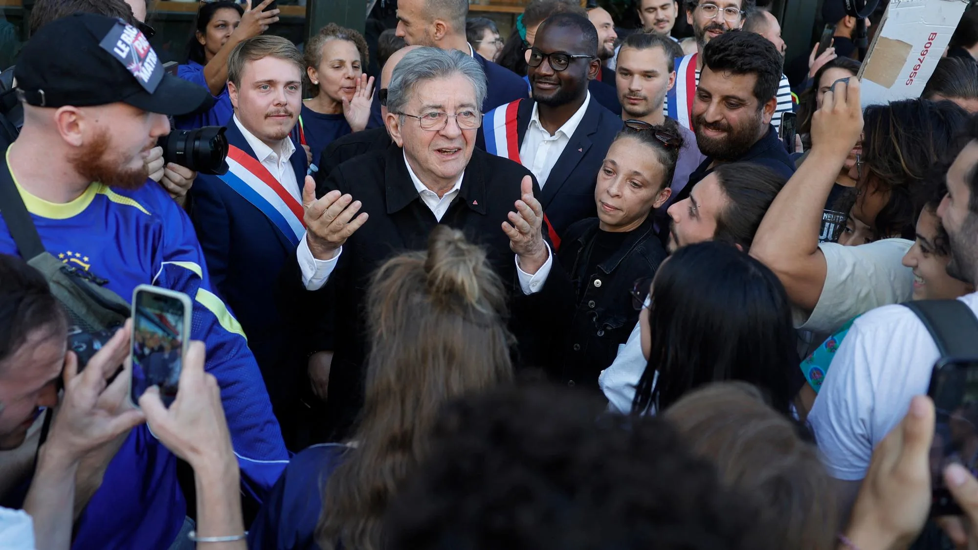 PRÉSIDENTIELLE 2027 : CE QUE CACHE LE SUCCÈS DE MÉLENCHON CHEZ LES JEUNES