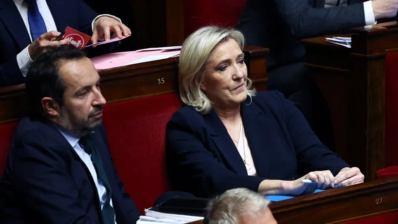 DIRECT. MARINE LE PEN N’EXCLUT PAS DE VOTER UNE MOTION DE CENSURE À L’APPROCHE DE L’EXAMEN DU BUDGET