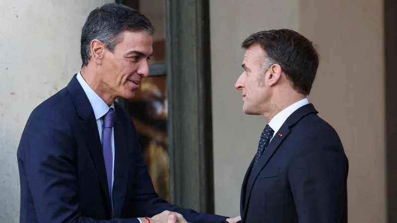 PENDANT QUE LA DETTE FRANÇAISE S’ÉLÈVE À PLUS DE 117% DU PIB, CELLE DE L’ESPAGNE EST PASSÉE SOUS LA BARRE DES 100% EN JUILLET (ELLE CULMINAIT À 124% EN MARS 2021)