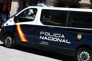 EN ESPAGNE, UN « NARCOBAR » PERMETTAIT AUX CLIENTS D’ACHETER ET DE CONSOMMER DE LA DROGUE SUR PLACE
