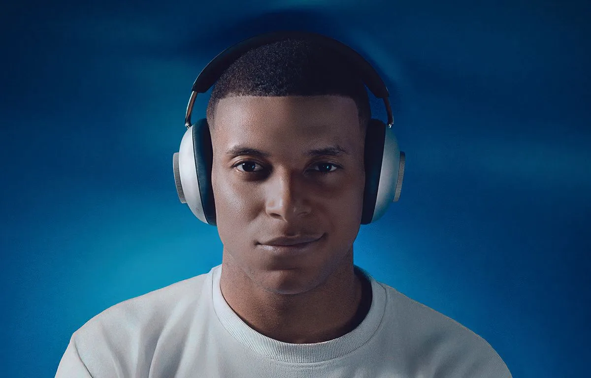 AVEC LE CASQUE « LEO », KYLIAN MBAPPÉ PASSE À L’OFFENSIVE DANS LE MONDE DE L’AUDIO