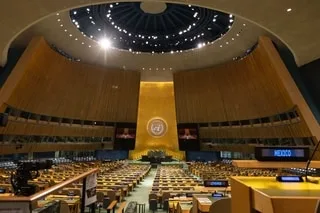 DISCOURS DES DIRIGEANTS, RENCONTRES EN COULISSES… QUELS SONT LES ENJEUX DE LA 81E ASSEMBLÉE GÉNÉRALE DE L’ONU ?