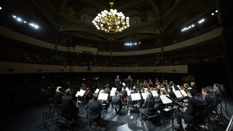 LE NOUVEAU CHEF DE L’ORCHESTRE DE NOUVELLE-AQUITAINE LANCE SA SAISON À POITIERS
