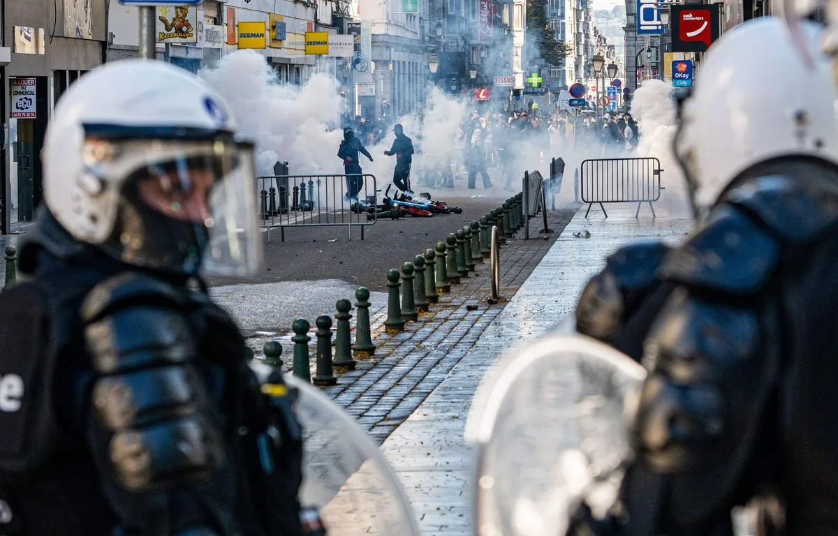 BELGIQUE : LES LYCÉENS BELGES MANIFESTENT À LIÈGE, EN SOUTIEN À LEURS ENSEIGNANTS