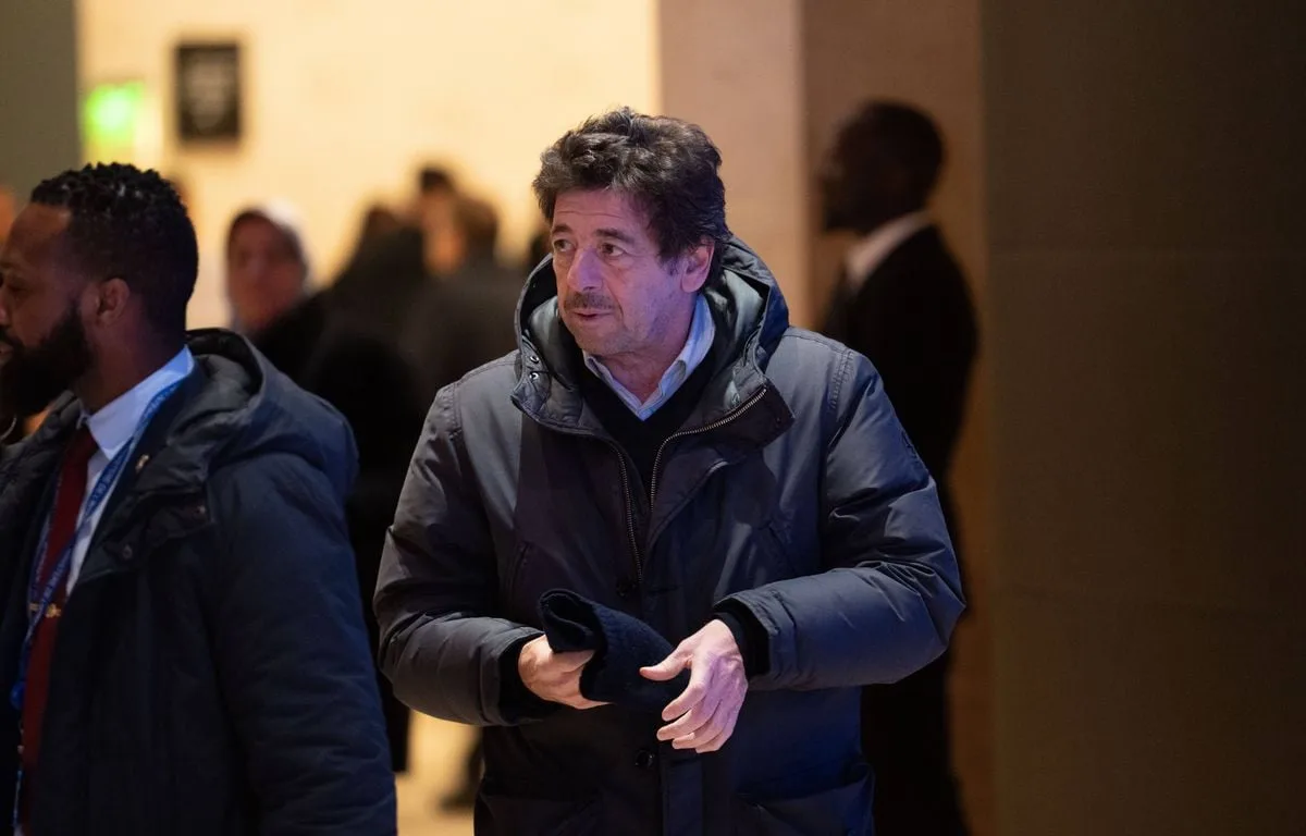 PATRICK BRUEL : LE CONTRÔLE JUDICIAIRE DE L’ARTISTE ALLÉGÉ PAR LA JUSTICE