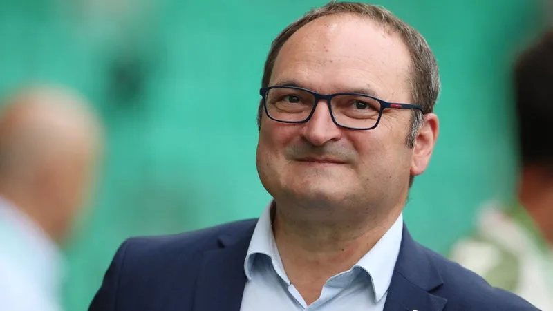 CHANTAGE À LA SEXTAPE: LA MUNICIPALITÉ DE SAINT-ÉTIENNE ADOPTE UNE CHARTE ÉTHIQUE POUR LES POLITIQUES