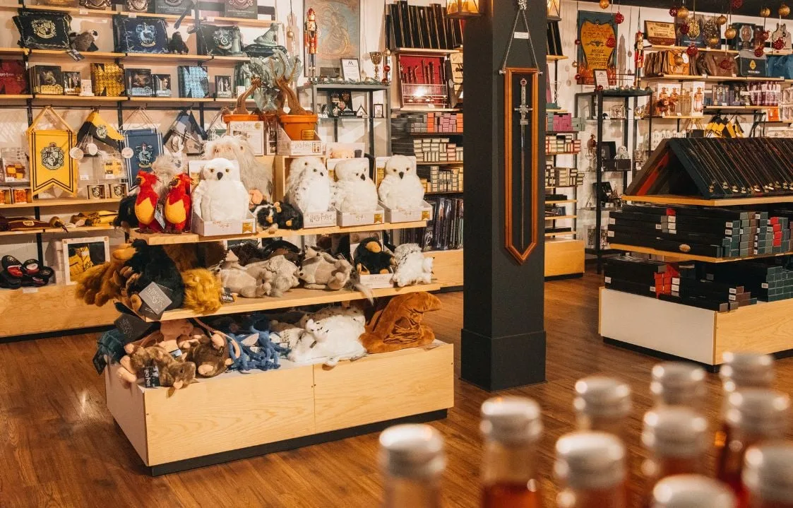 AIN : APRÈS 20 MOIS DE FERMETURE, CETTE IMMENSE BOUTIQUE HARRY POTTER S’APPRÊTE À ROUVRIR
